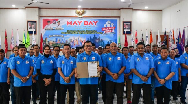 Bupati Deli Serdang, dr H Asri Ludin Tambunan menghadiri peringatan Hari Buruh Internasional (May Day) Kabupaten Deli Serdang Tahun 2026 di Balairung Pemerintah Kabupaten Deli Serdang, Lubuk Pakam, Senin (4/5/2026).