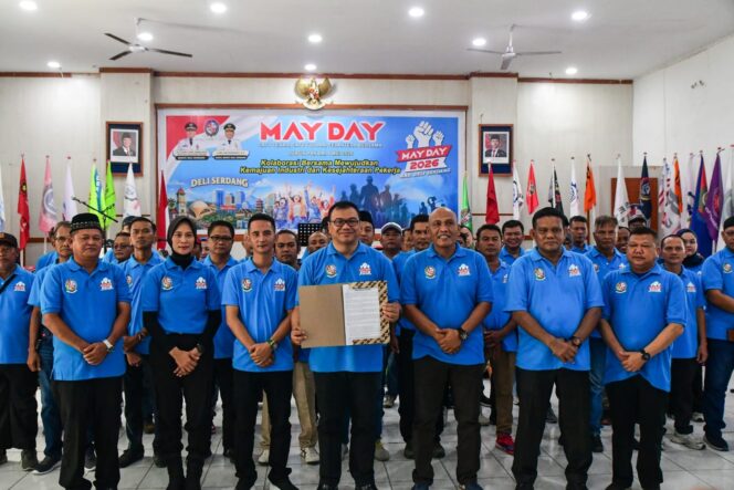 
					Bupati Deli Serdang, dr H Asri Ludin Tambunan menghadiri peringatan Hari Buruh Internasional (May Day) Kabupaten Deli Serdang Tahun 2026 di Balairung Pemerintah Kabupaten Deli Serdang, Lubuk Pakam, Senin (4/5/2026).