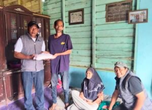 Peduli Warga, Bung Malik Door to Door Menembus Lorong Bantu Masyarakat 