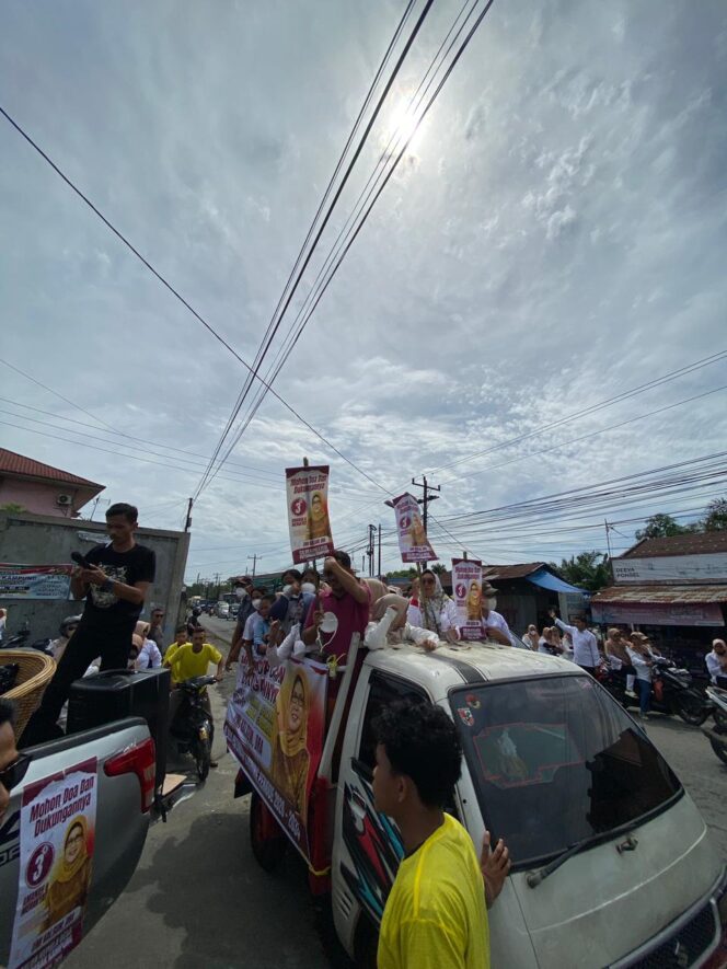 
					Umi Kalsum Dra Keliling Kampung, Antusias Warga Membludak Ikut Kampanye Nomor Urut 3