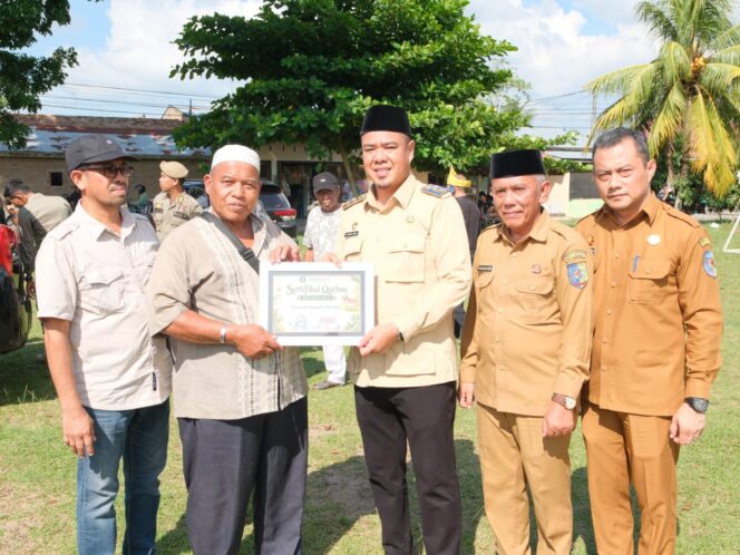 
					Sambut Hari Raya Idul Adha, Bupati dan Wakil Bupati Batu Bara Serahkan 61 Ekor Sapi Qurban