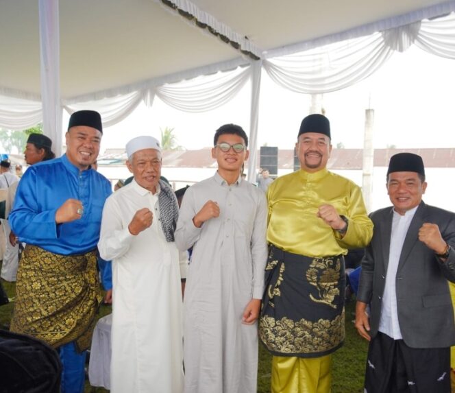 
					Bupati dan Wakil Bupati Batu Bara Laksanakan Sholat Idul Adha di Masjid Raya An’Nur Tanjung Tiram