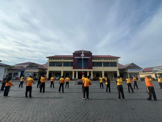 
					Tingkatkan Fisik dan Mental, Polres Tanjung Balai Gelar Kegiatan Pembinaan Jasmani