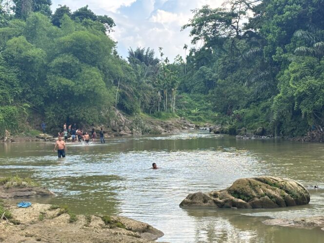 
					Pemuda Asal Tanjung Morawa Diduga Tenggelam di Sungai Tapak Gajah, Tim SAR Lakukan Pencarian