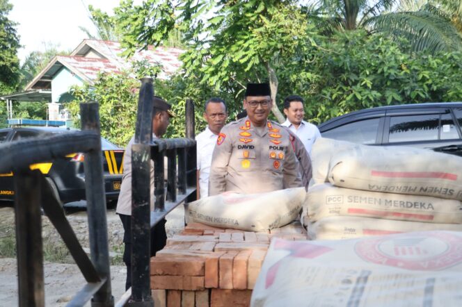 
					Sambut Hut Ke-80 Bhayangkara, Polres Langkat Bedah Rumah Wanita Lansia di Secanggang