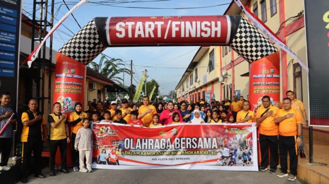 
					Polresta Deli Serdang Gelar Olahraga Bersama Sambut Hari Bhayangkara Ke-80