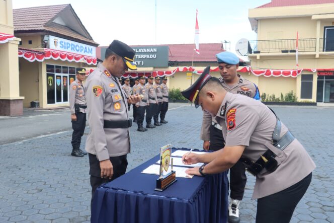 
					Kapolres Tanjungbalai Pimpin Sertijab Kasat Reskrim Polres Tanjungbalai