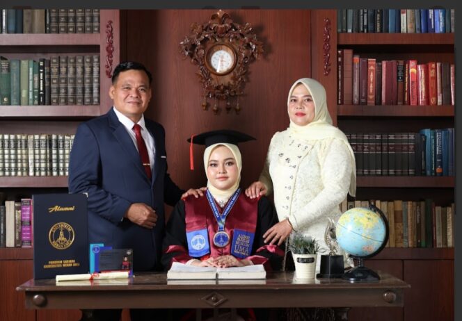 
					Bambang Hermanto SH. MH Gelar Syukuran Atas Wisuda Ananda Nurfadilah Syafitri Sandang Gelar Sarjana Hukum