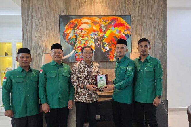 
					Jangan Bangun Narasi Liar: Menhut Raja Juli Tidak Terlibat OTT Bupati Kuansing