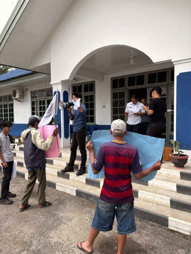 
					GEMPPAR Geruduk Dishub, Kantor Bupati dan Kejari Asahan, Desak Kadis Perhubungan Dicopot