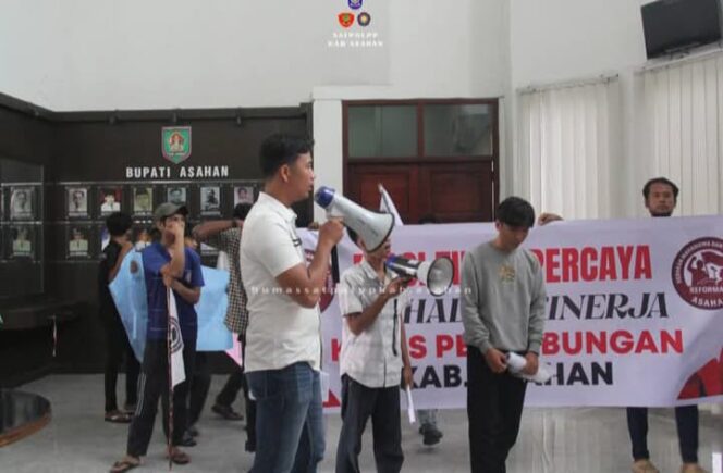 
					GEMPPAR Kembali Demo Kantor Bupati,Minta Copot Kadis Perhubungan Asahan