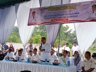 Foto kunjungan Bupati Deli Serdang Asri Ludin Tambunan Ke Pantai Labu .