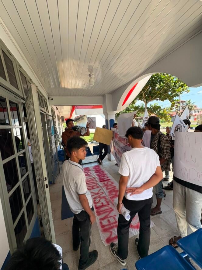 
					GEMPPAR Kembali Unjukrasa, Desak Kejaksaan Segera Periksa Kadis Perhubungan