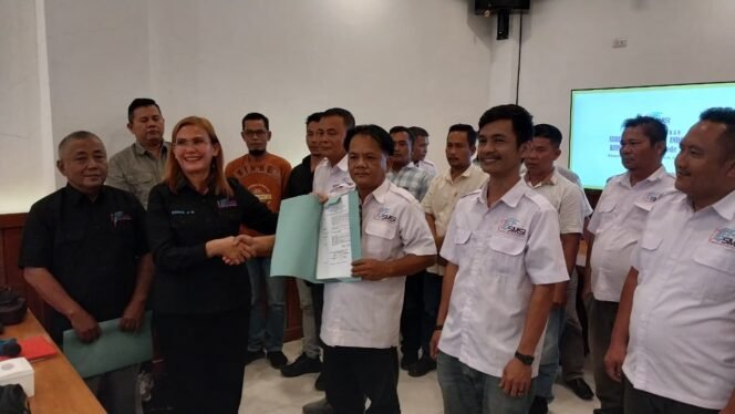 
					Ketua SMSI Sumut Lantik Yonimasari Hulu Sebagai Ketua SMSI Kepulauan Nias 2026-2029