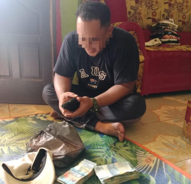
					Diiming-iming Keuntungan dari Proyek, Uang Ratusan Juta Warga Bubun Digondol AR