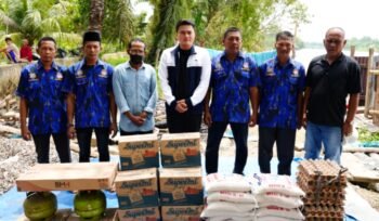 Rumah Hasan Terbakar, Ricky Anthony Beri Tali Asih