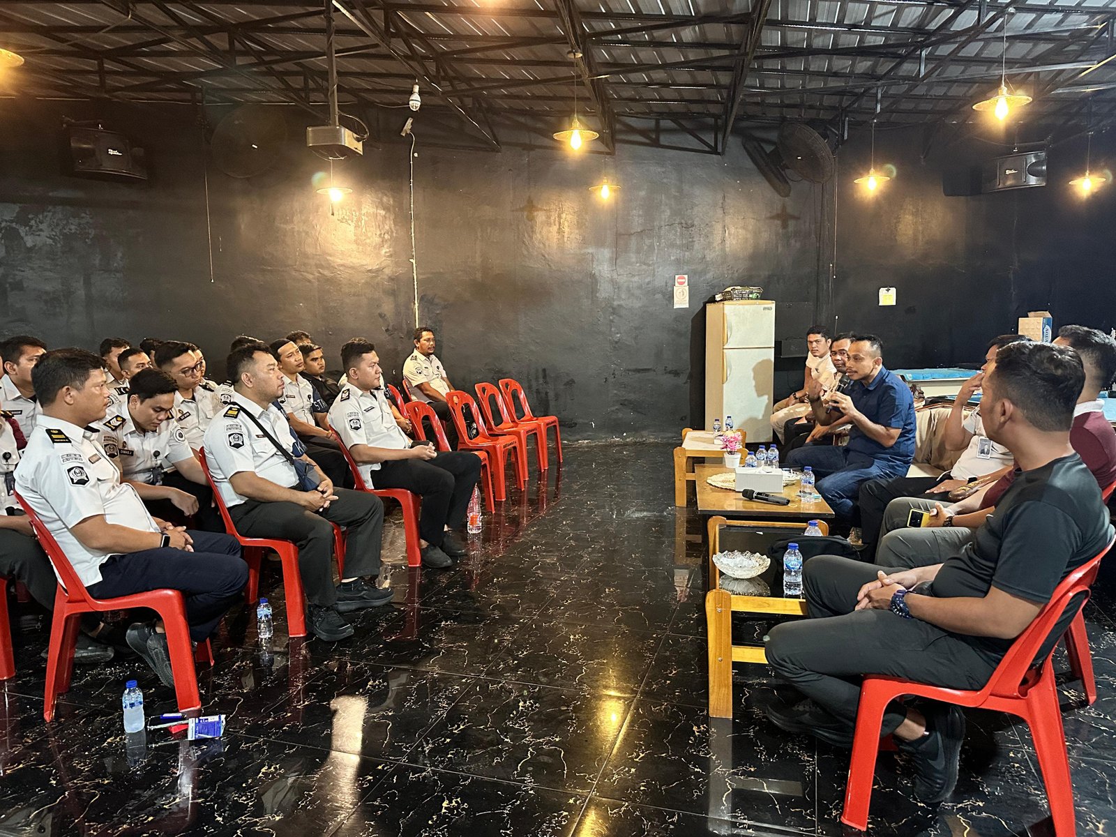 Teguhkan Komitmen Berantas Halinar, Kalapas Pematangsiantar Larang Petugas Bawa Handphone ke Blok Hunian