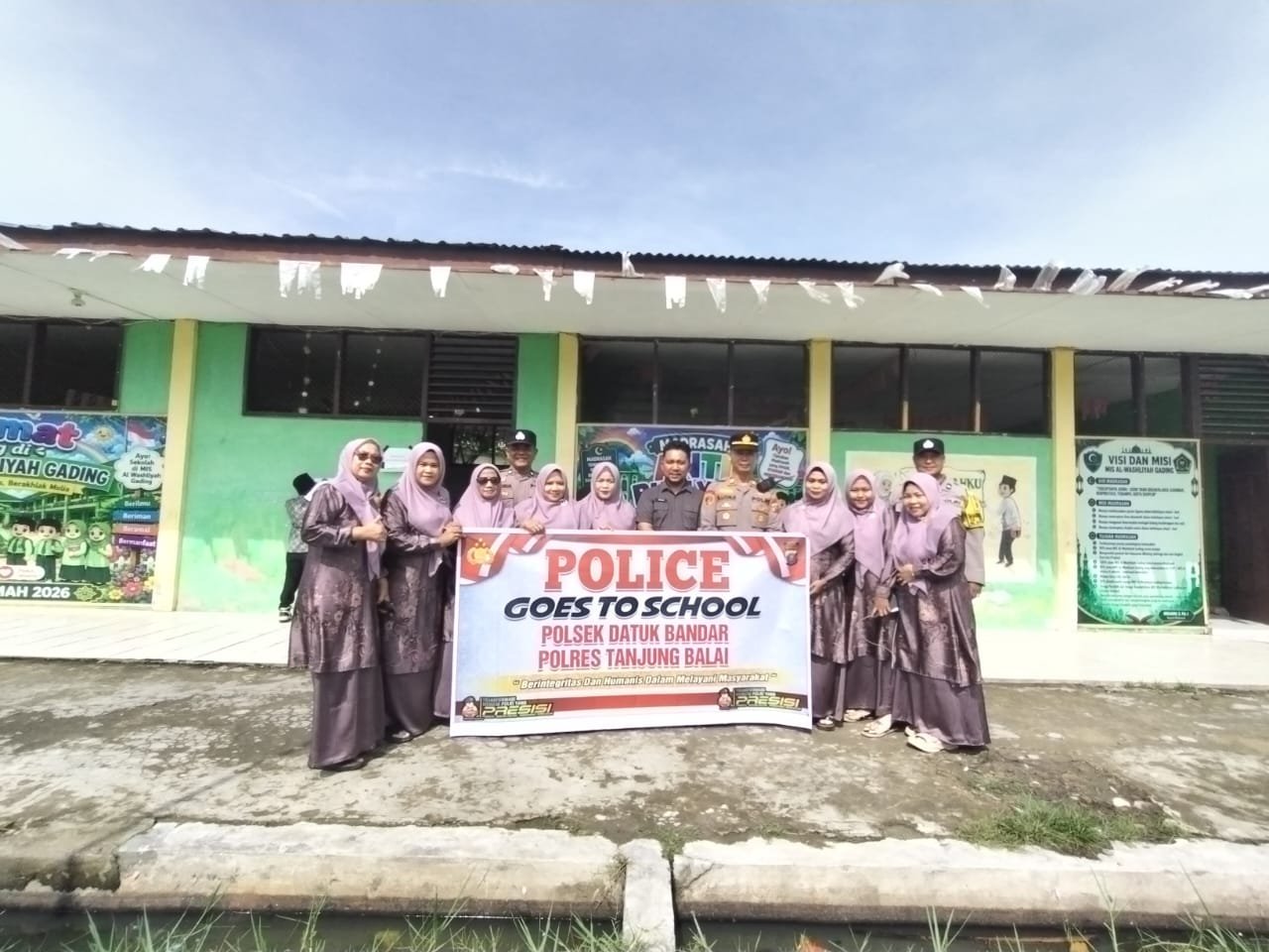 Kapolsek Datuk Bandar Edukasi Siswa MIS Al-Wasliyah Gading Soal Bahaya Perundungan