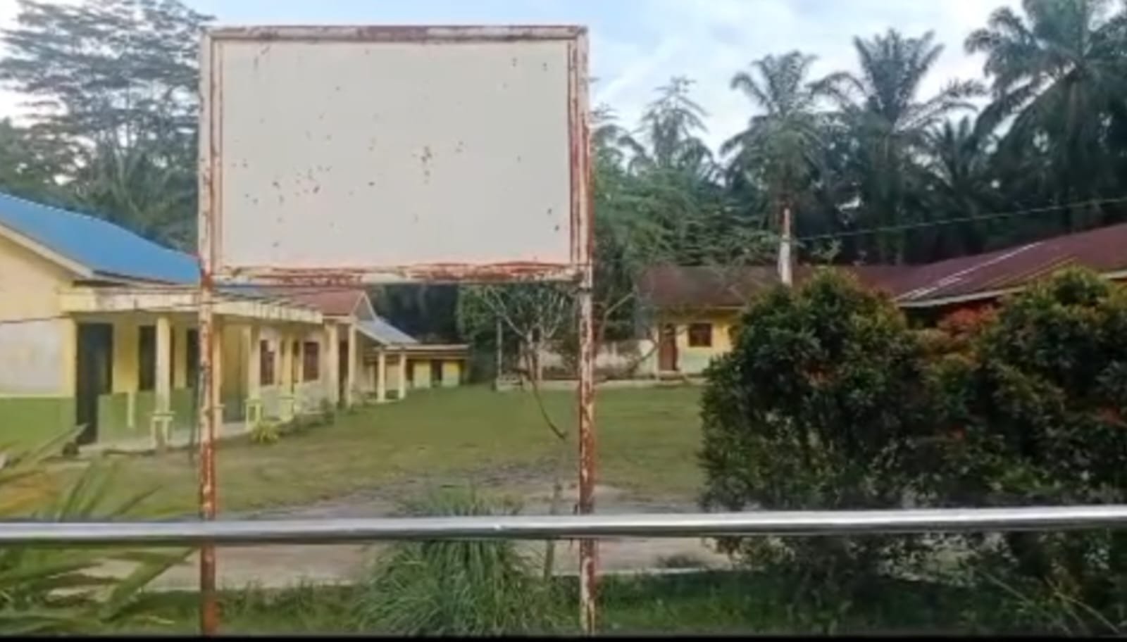 Miris, SD Negeri 050652 Perkebunan Sei Musam Bahorok Diduga Kurang Terawat, Pengelolaan Dana BOS Dipertanyakan