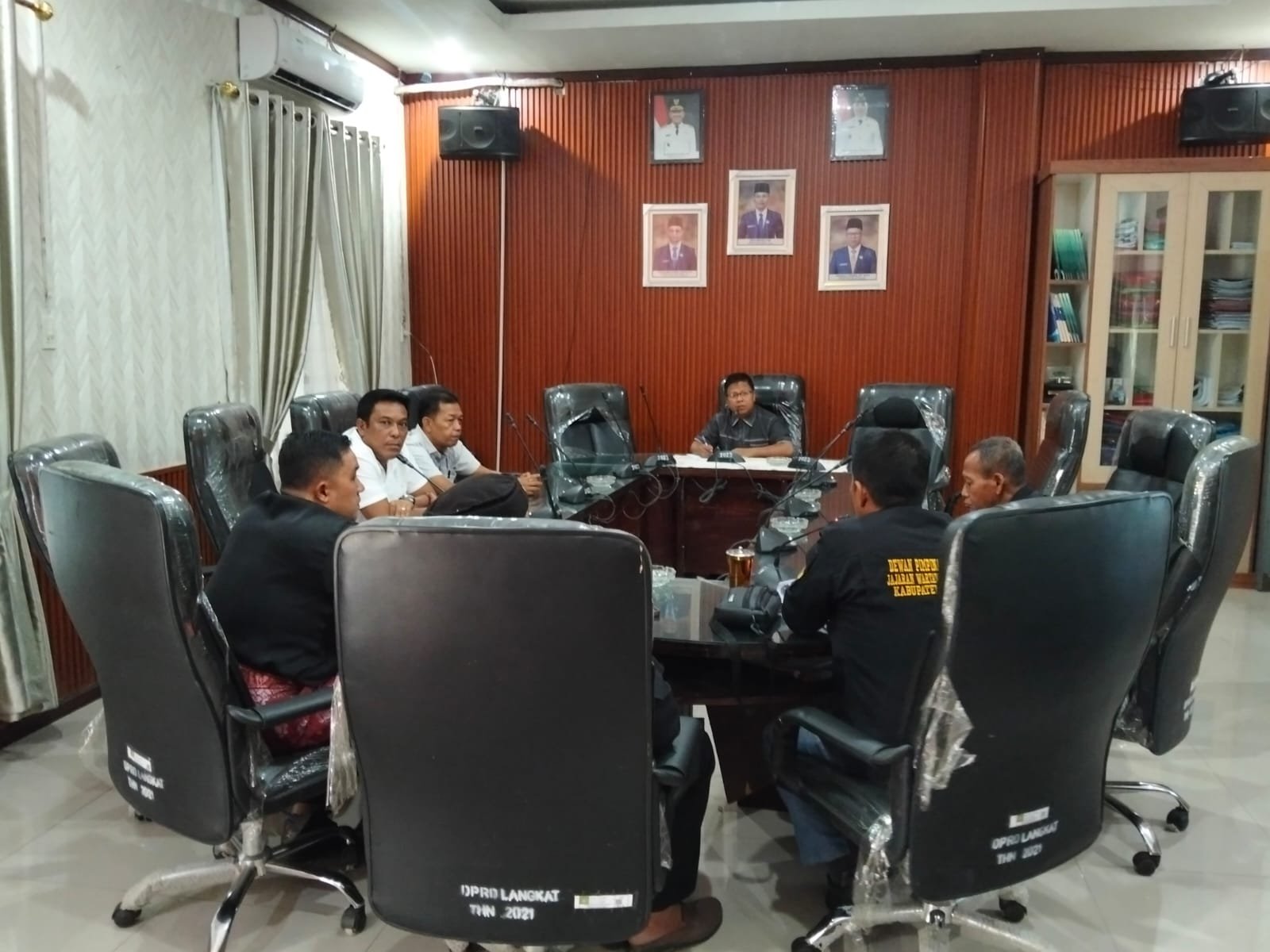 DPD JWI KAB. LANGKAT LAKUKAN RDP TERKAIT BURUKNYA REHAB JEMBATAN TITI PANJANG KEC. PADANG TUALANG