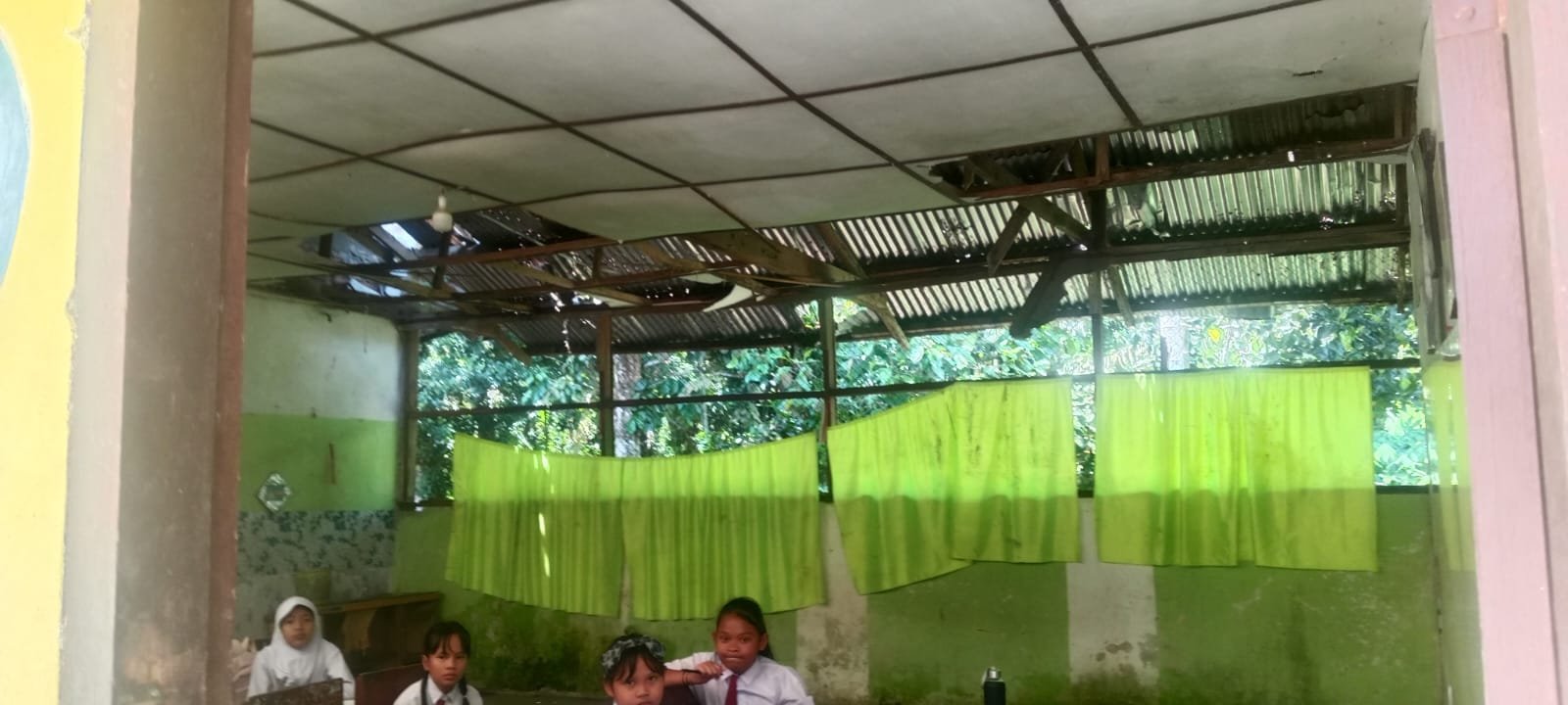 Miris, Tiga Ruang Kelas SDN 056587 Pantai Sampah Rusak Berat, KBM Terganggu