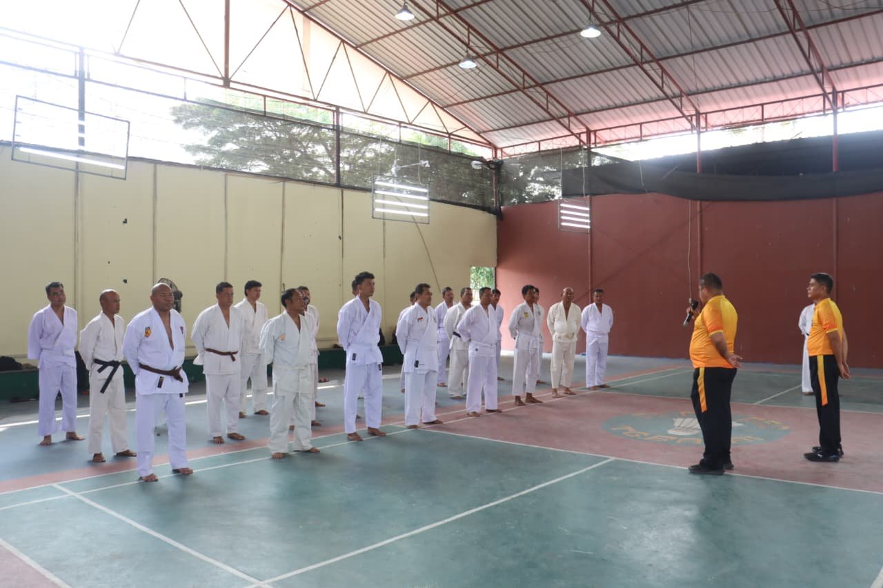 Tingkatkan Profesionalisme, Personel Polres Tanjung Balai Ikuti Uji Bela Diri Polri