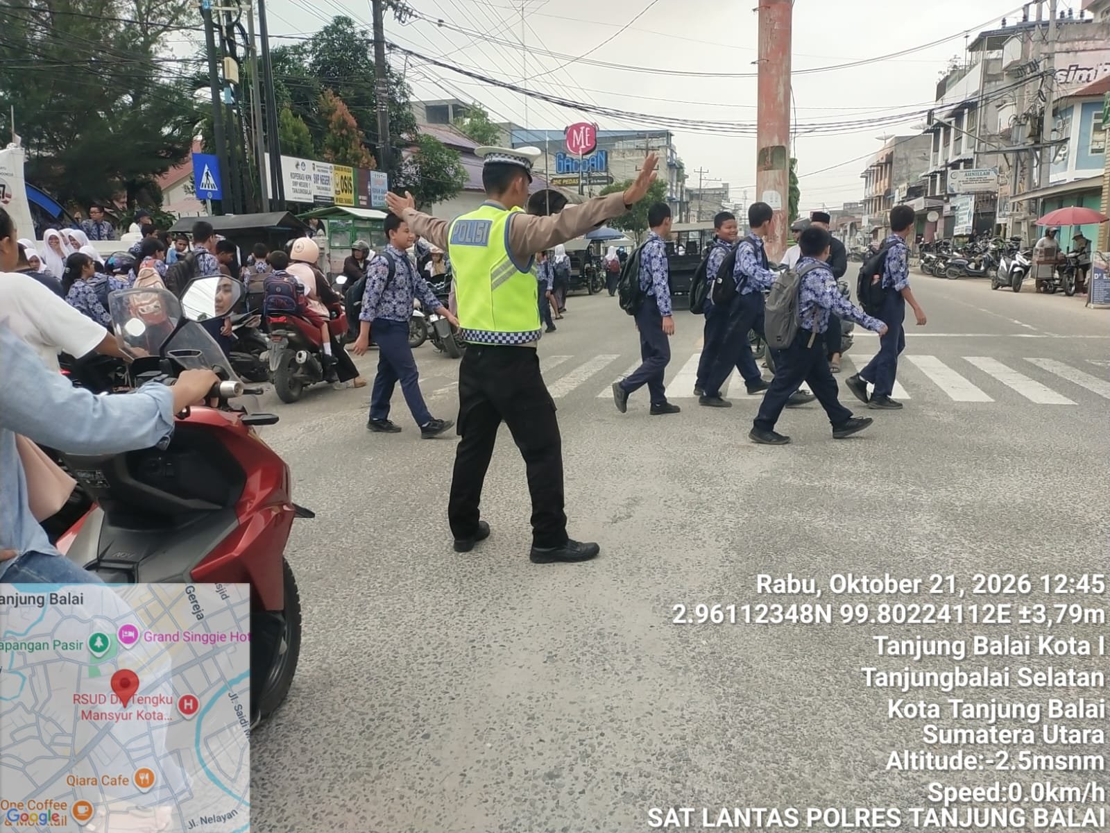 Cegah Kemacetan dan Laka Lantas, Satlantas Polres Tanjung Balai Gatur Lalin Penjemputan Siswa