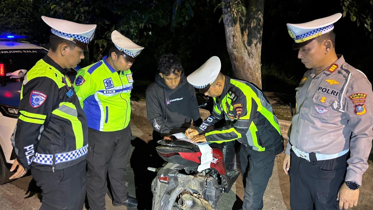 Sat Lantas Polres Tanjung Balai Tindak Tegas Pengendara Knalpot Brong dan Balap Liar